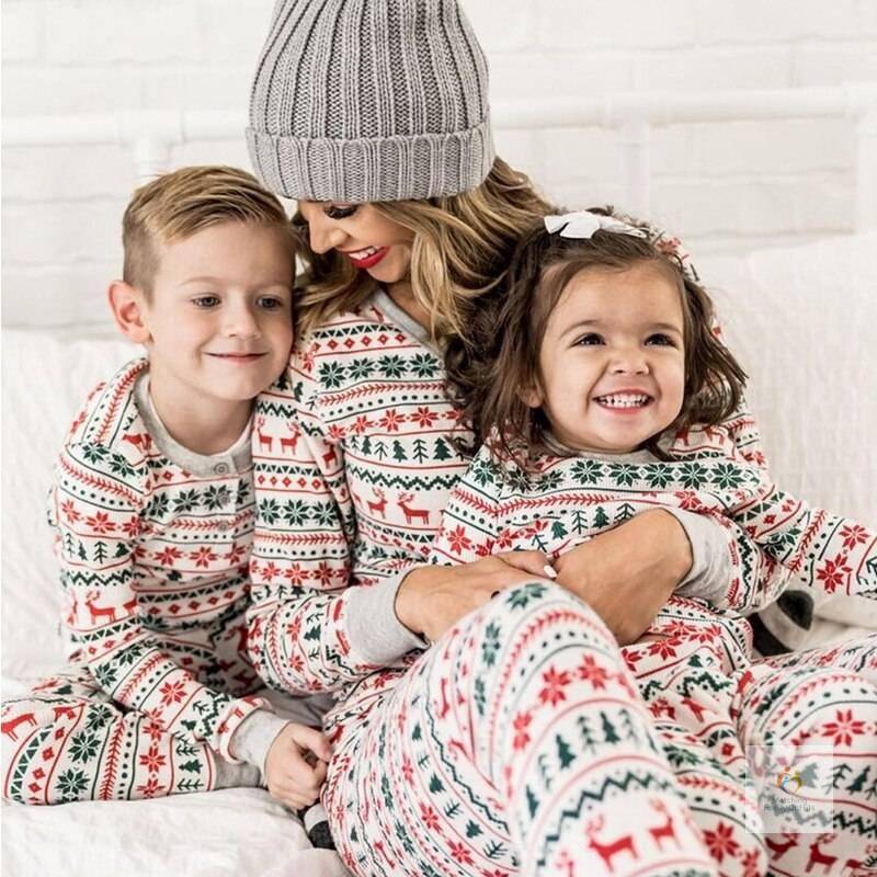 2022 Family Christmas Matching Pajamas Set Xmas Adult Kids Mother And Daughter Father Son Sleepwear Baby Family Look Outfits